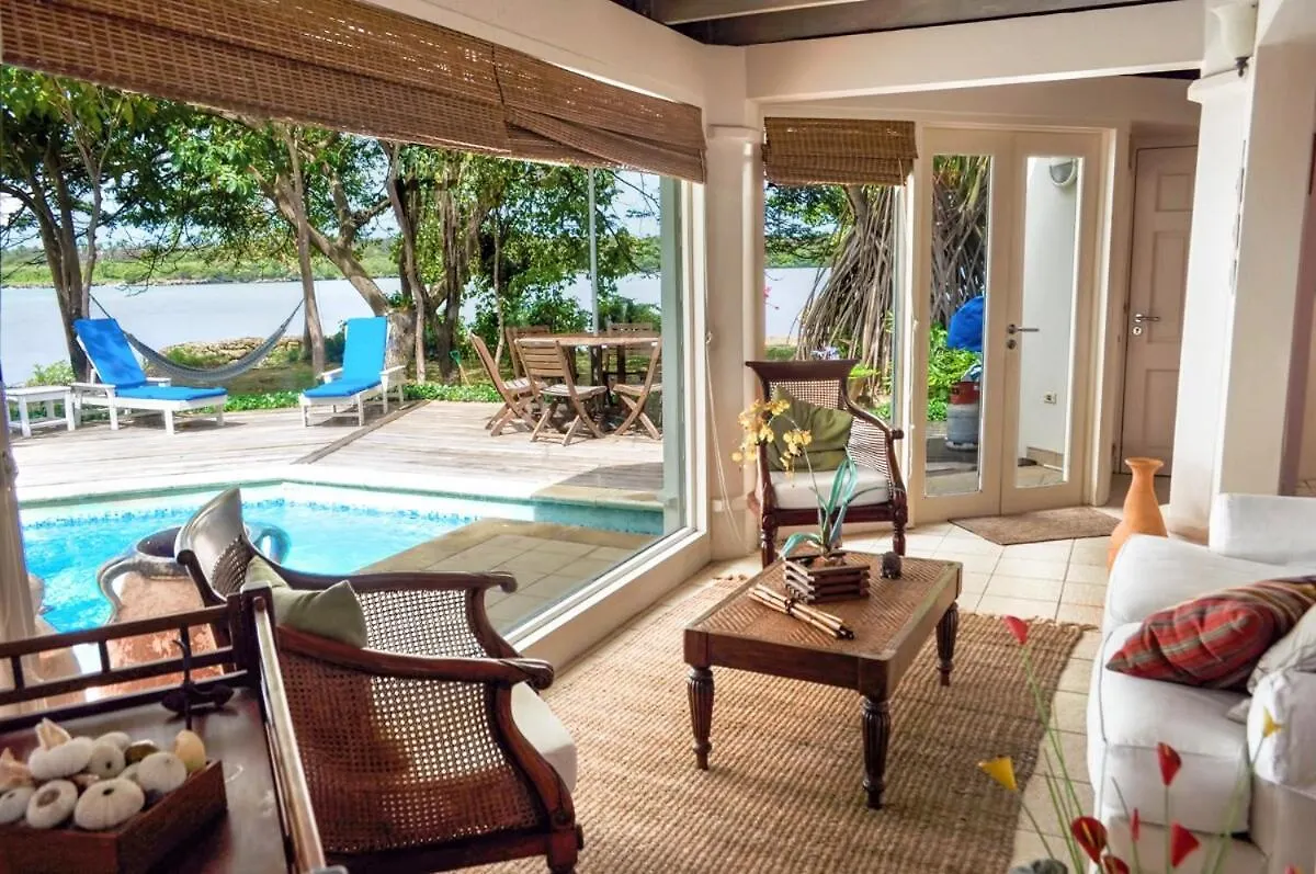 My Place Is Right On The Ocean And Close To A Golf Course And Restaurants Lowlands